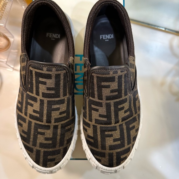 Fendi Slip on Sneakers - Picture 5 of 6